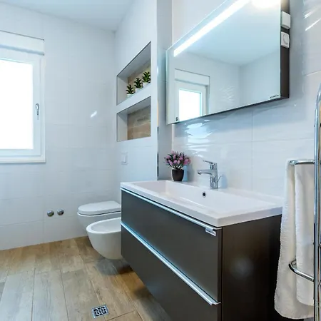 Lovely Home In Dicmo With Sauna Feriehus *