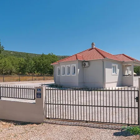 Lovely Home In Dicmo With Sauna Feriehus *