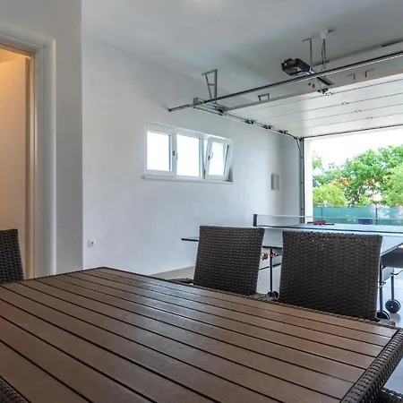 Hébergement de vacances Gorgeous In Dicmo With Sauna Dicmo