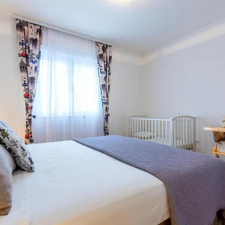 Gorgeous In Dicmo With Sauna Hébergement de vacances