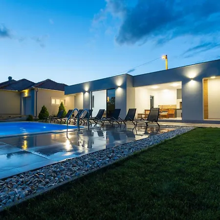 Gorgeous In Dicmo With Sauna Dicmo