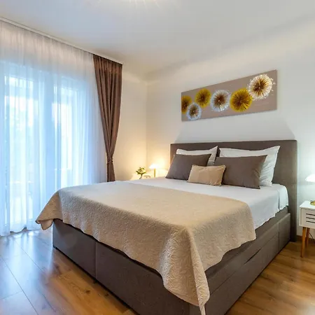Lovely In Dicmo With Wifi Holiday home