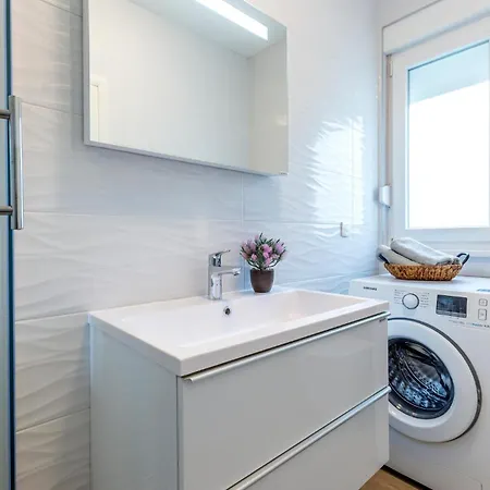 Hébergement de vacances Gorgeous In Dicmo With Sauna Dicmo